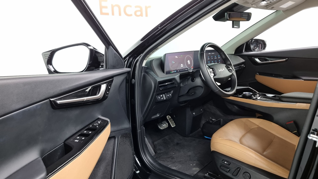 KIA EV6 фото 2