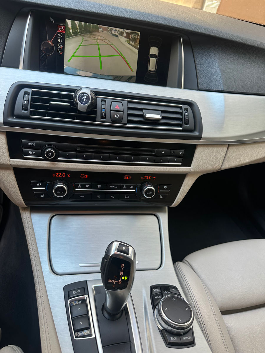 BMW 5 Series foto 4