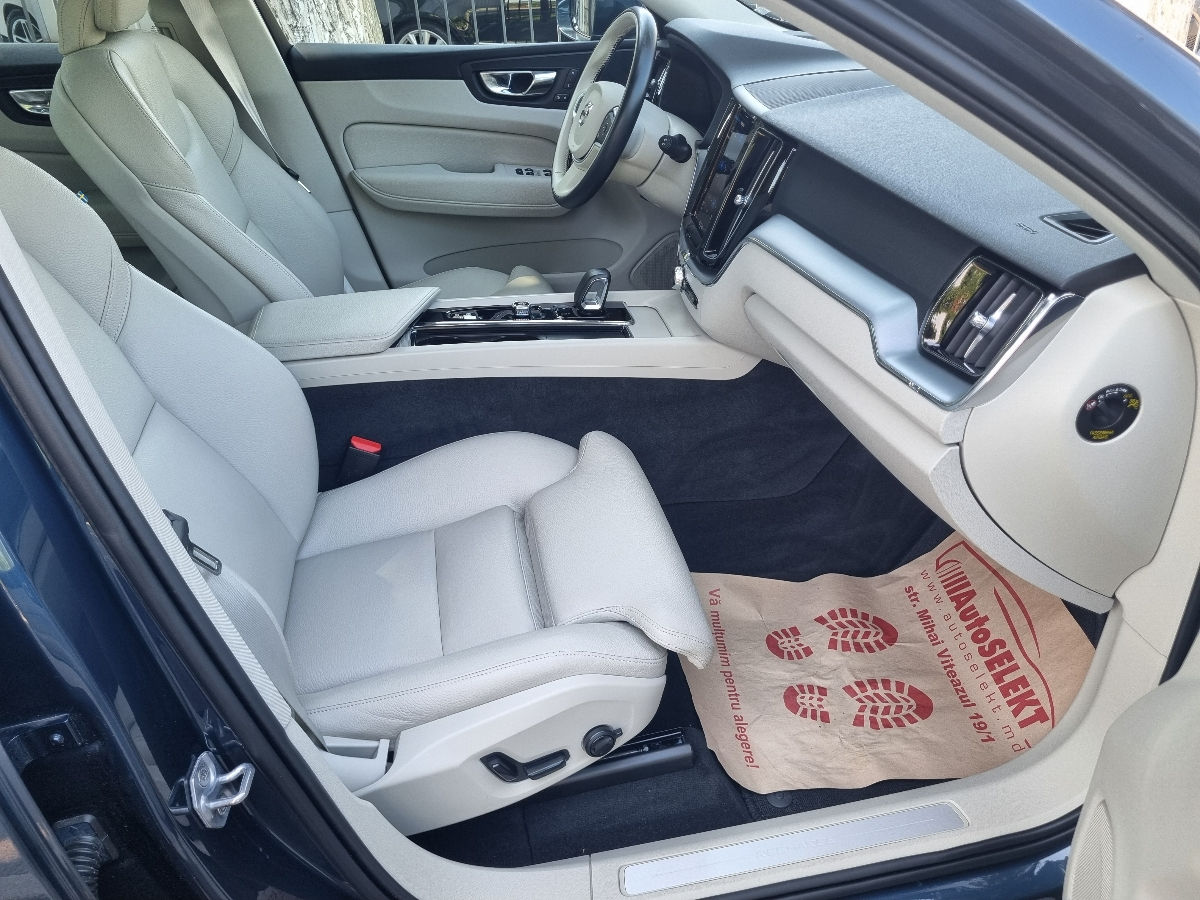 Volvo XC60 2021 photo 10