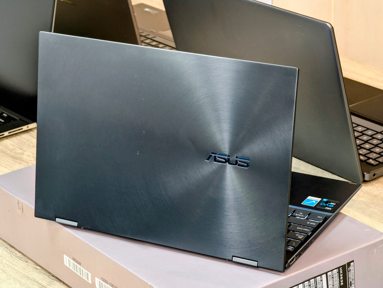 Asus ZenBook Flip 13 Oled Touch (Core i7 1165G7/16Gb DDR4/512Gb NVMe/13.3" FHD) фото 10