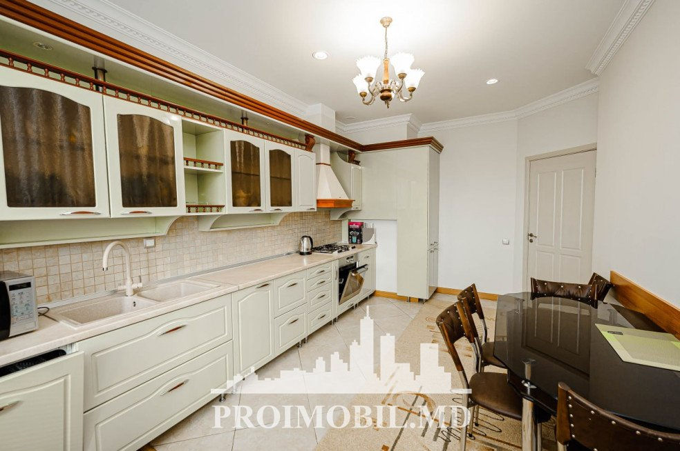Apartament cu 3 camere, 149 m², Centru, Chișinău foto 1