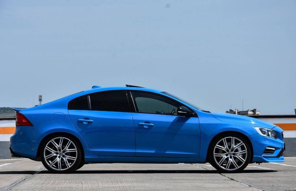 Volvo S60 foto 1