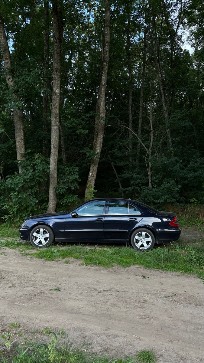 Mercedes E-Class foto 2
