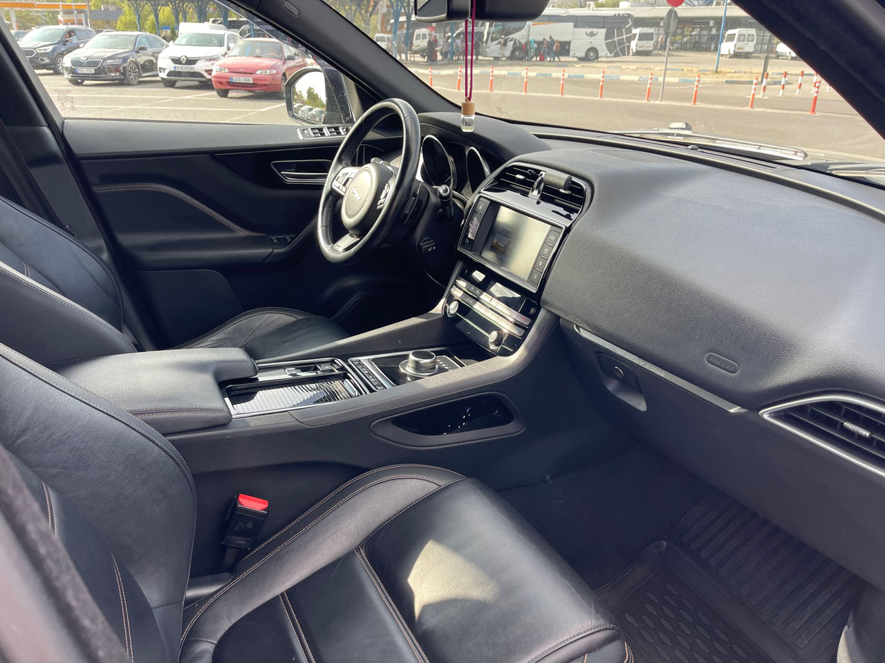 Jaguar f-pace foto 10