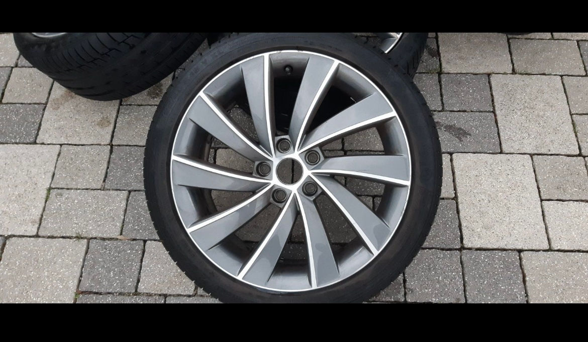 Jante Skoda cu cauciucuri 225/40R18 foto 0