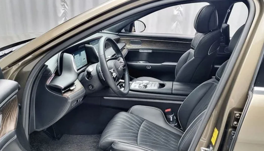 Genesis G90 foto 8