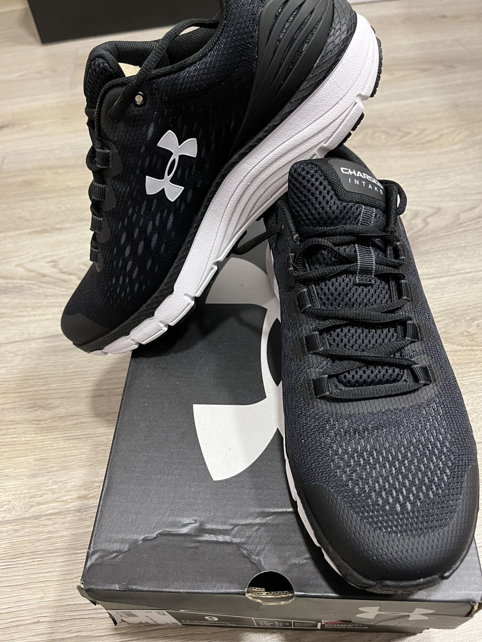 Кроссовки under armour
