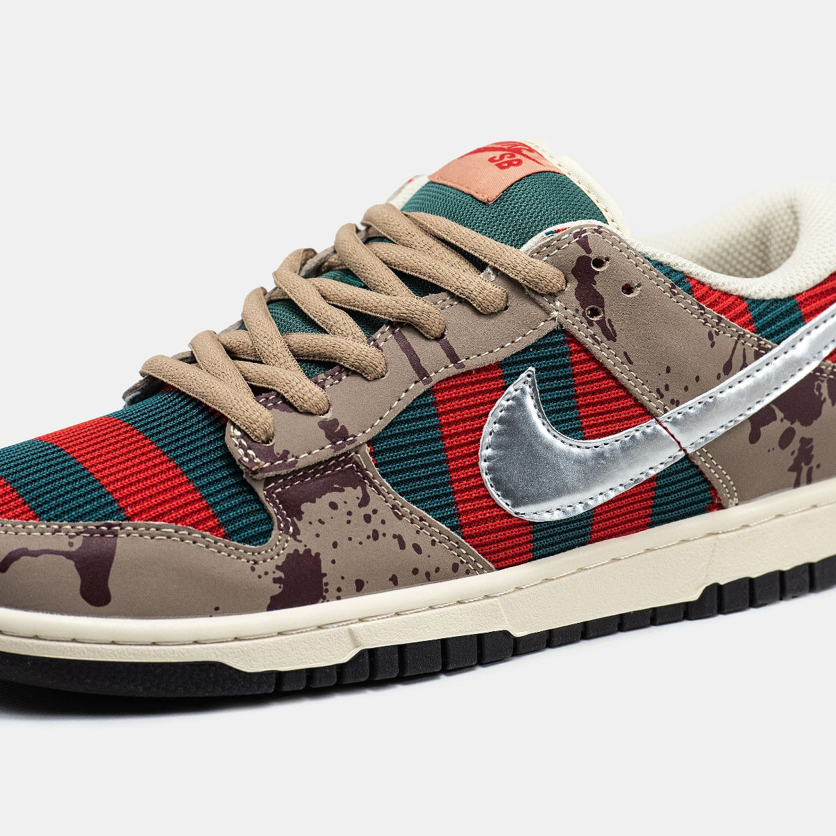 Nike SB Dunk Low Freddy Krueger фото 1