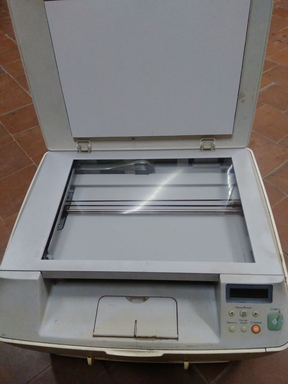 лазерный принтер scx - 4100 б/у 700 лей