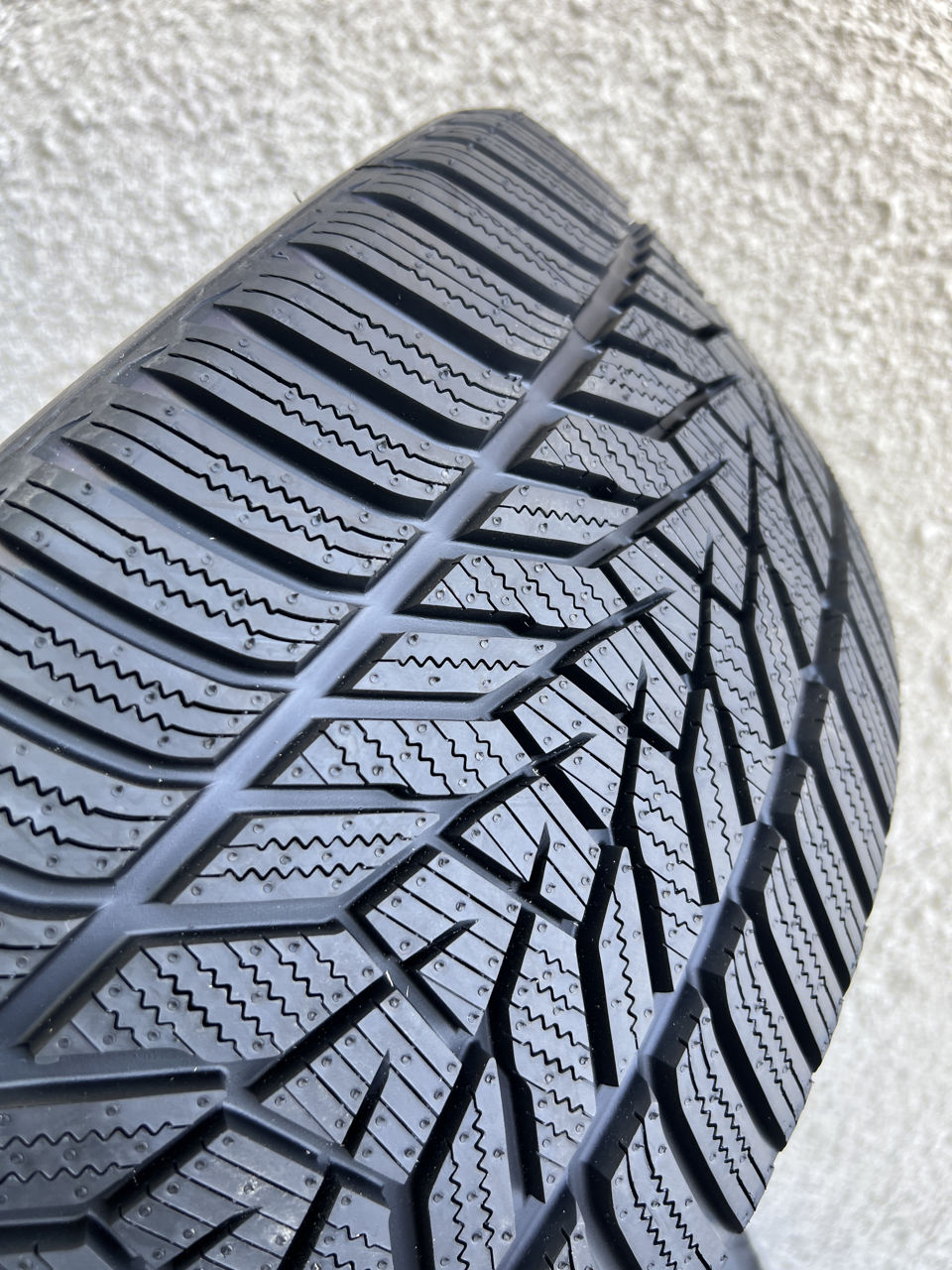 245/35 R21 Hankook Icept Evo3 Winter / Монтаж , доставка , livrare 2021