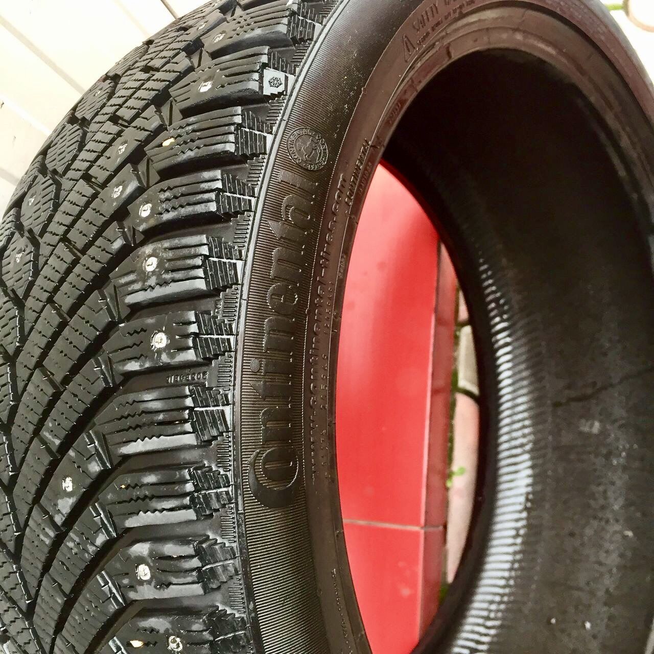 Шины 235/40 R18 Continental...