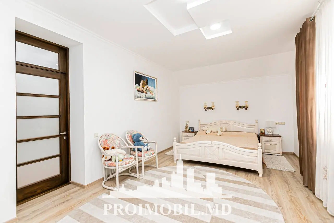 Apartament cu 3 camere, 136 m², Centru, Chișinău foto 5