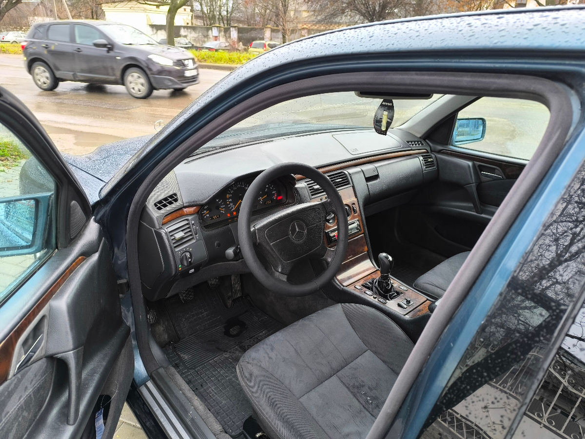 Mercedes E-Class foto 10