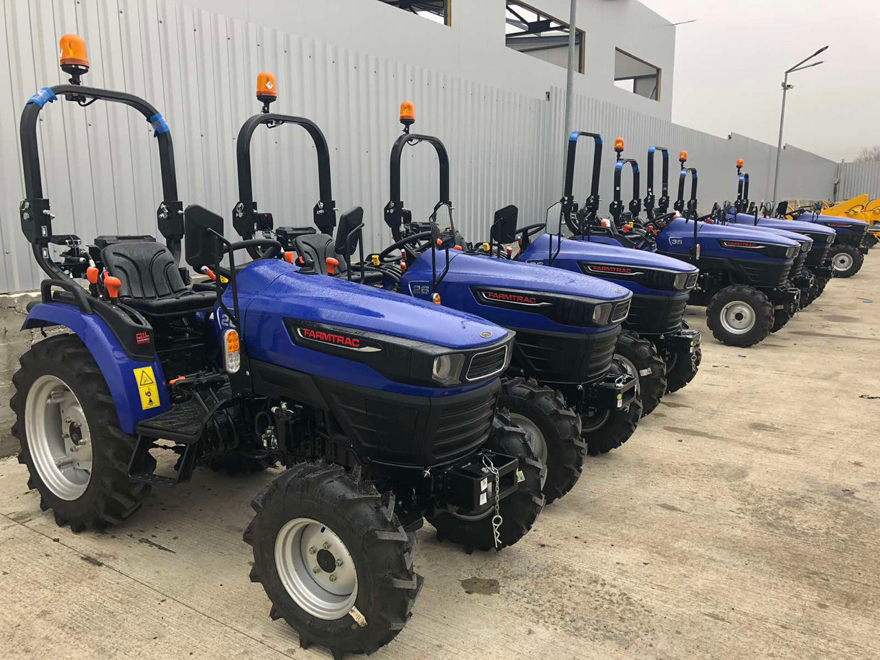 Mini Tractoare noi Farmtrac Atom 26 cp / 35 cp Ozonteh Impex Straseni foto 5