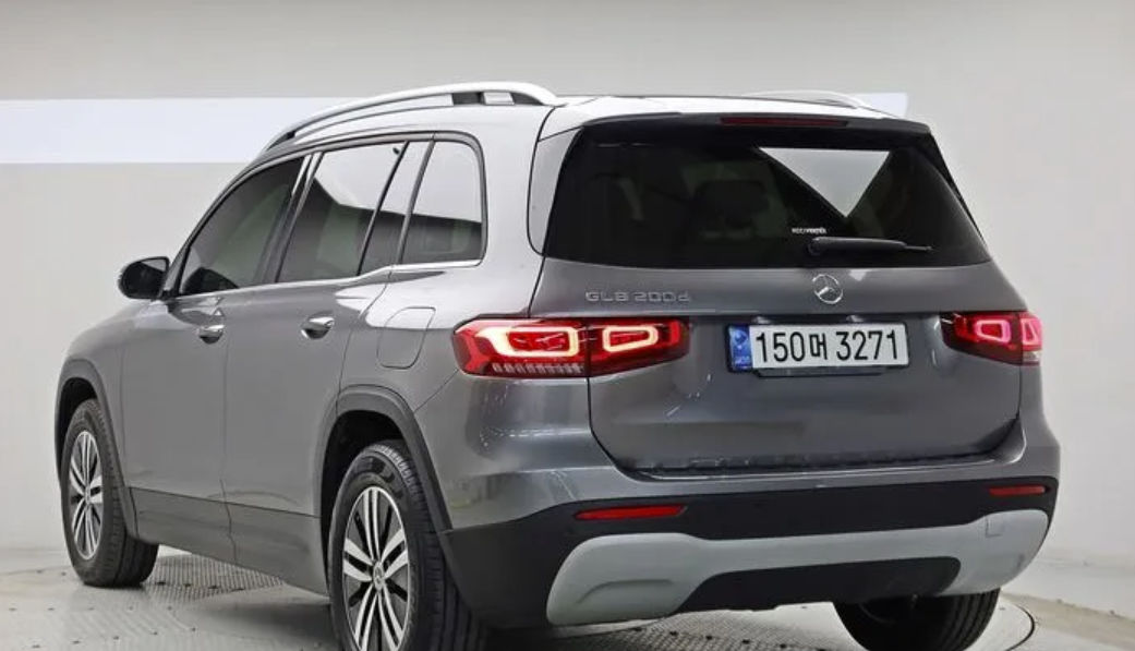 Mercedes GLB foto 1
