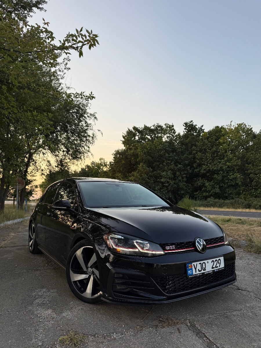 Volkswagen Golf foto 1