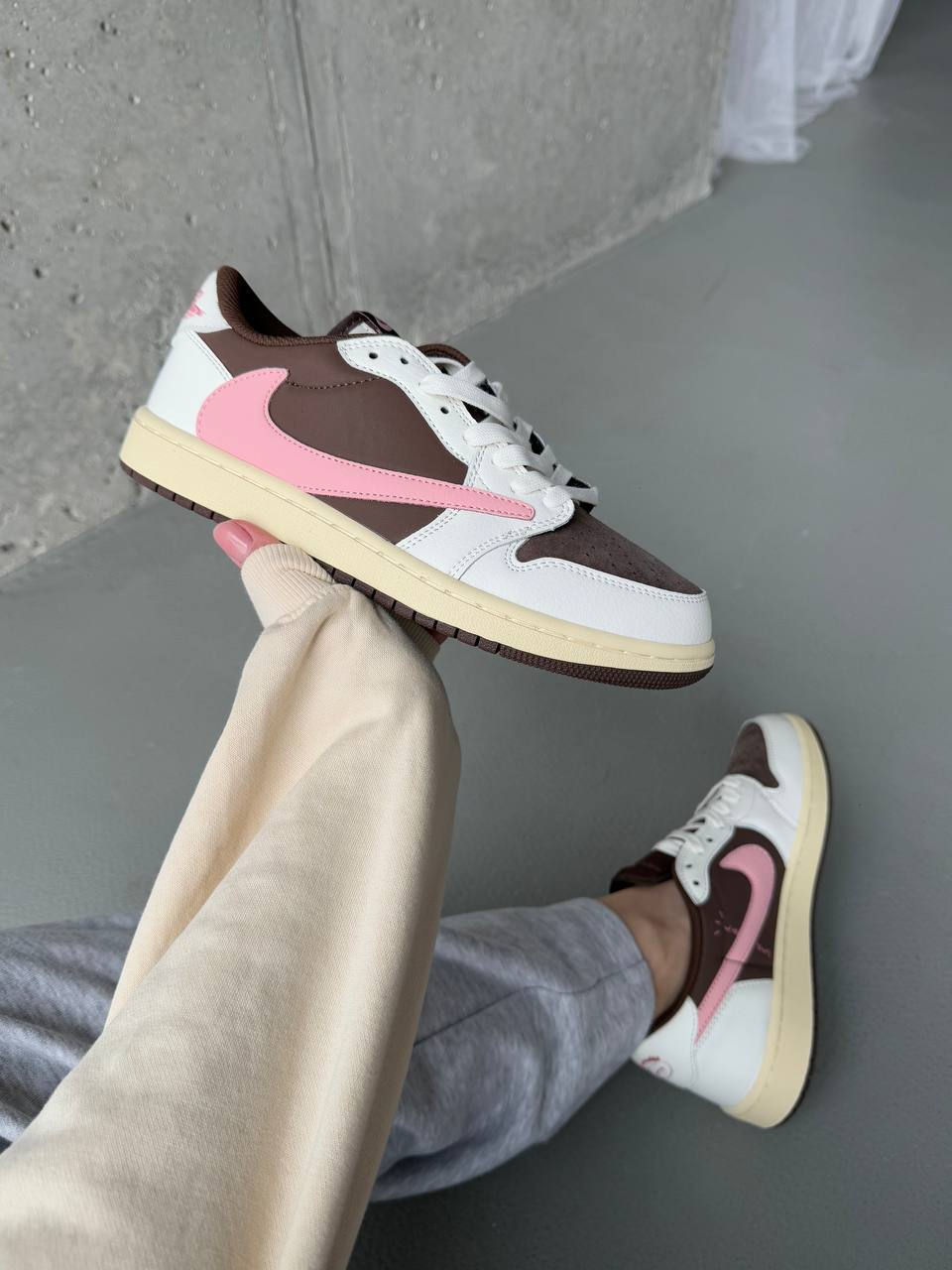 Nike Air Jordan 1 Low Dark Pony / Pink Oxford x Travis Scott фото 9