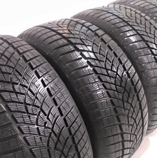 225 65 R17 Nokian