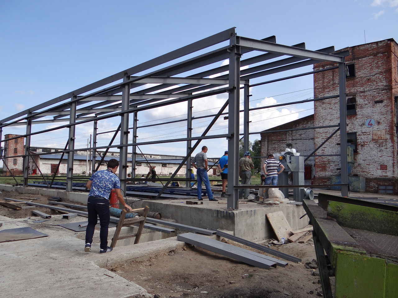 Constructii din metal de orice complicitate.металлоконструкции.specialisti calificati cu experienta. foto 1