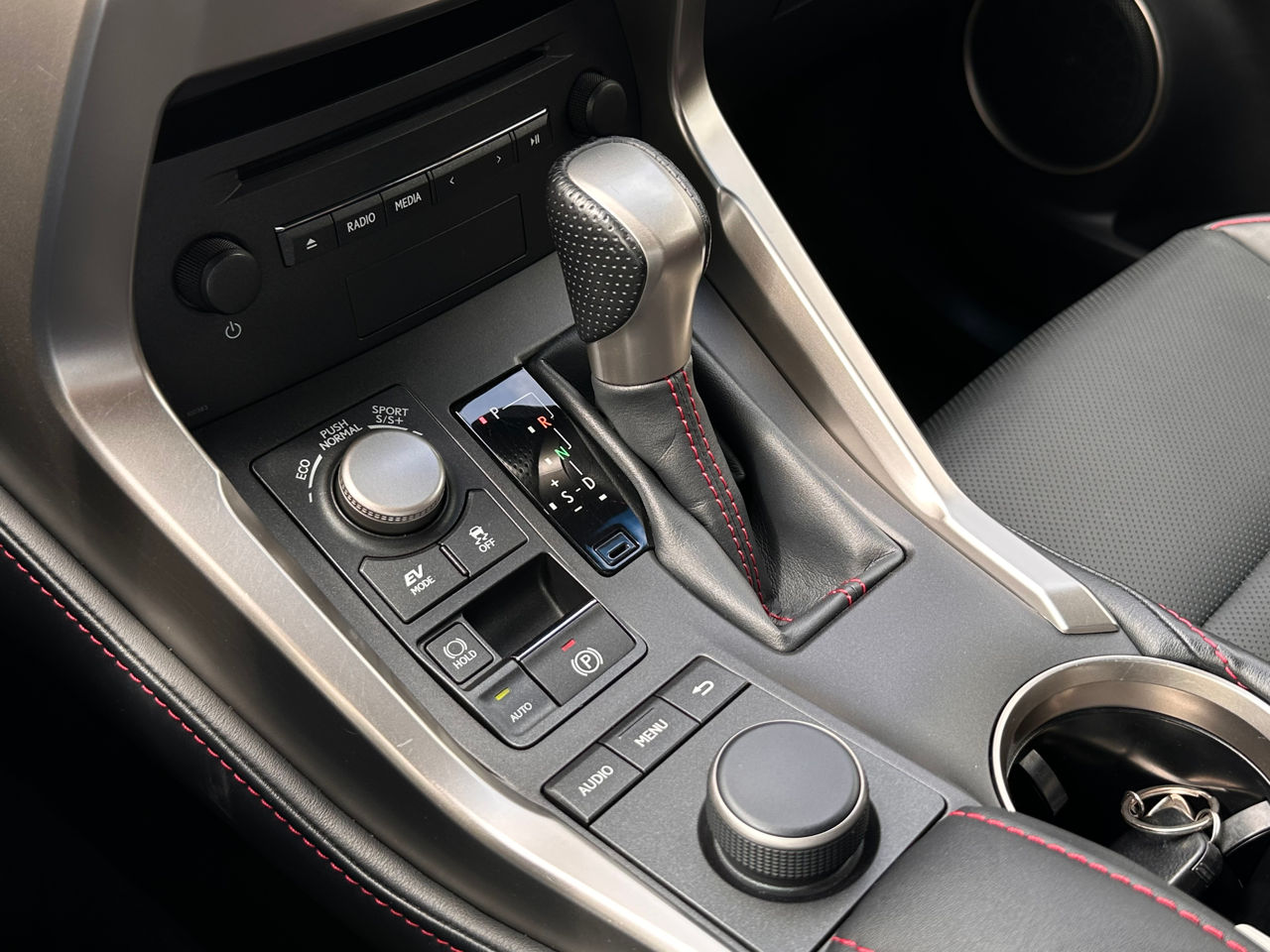 Lexus NX Series foto 11