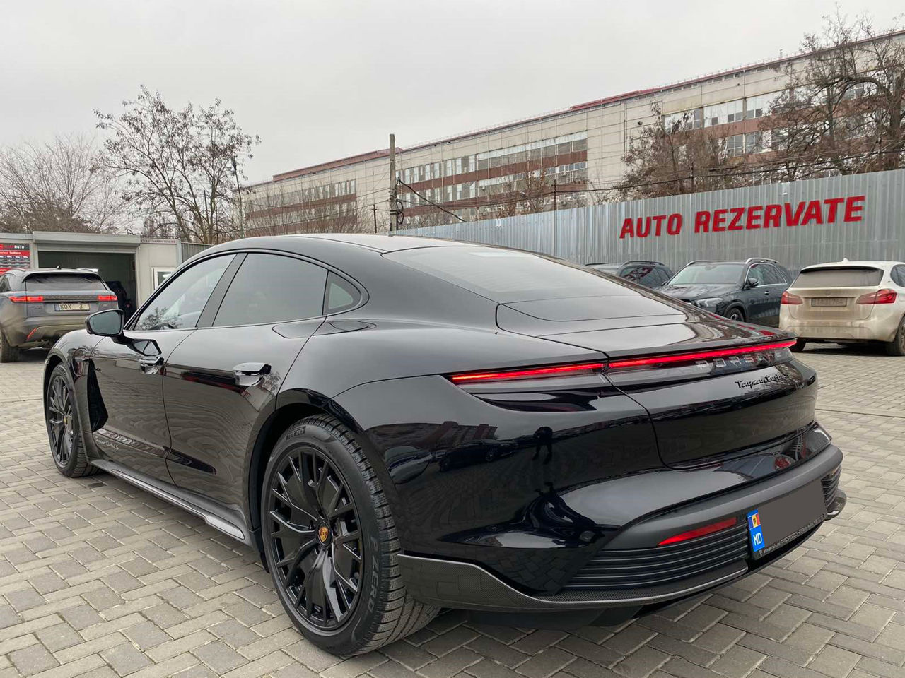 Porsche Taycan foto 3