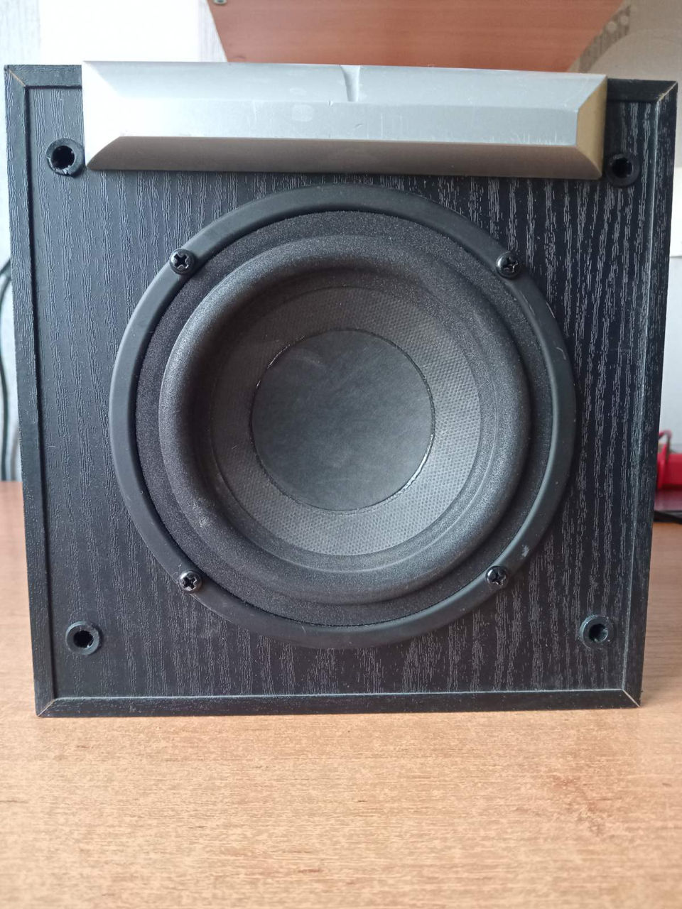 Сабвуфер куб 21 см диаметр динамика 15 см содержит усилитель нужно ...