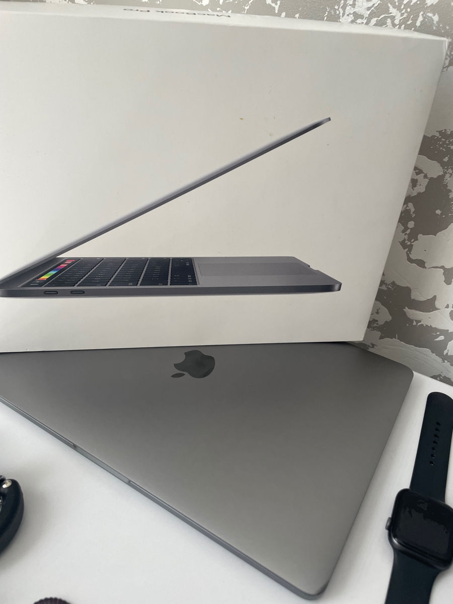 MacBook Pro (13-inch, 2018, Four Thunderbolt 3 ports) foto 2