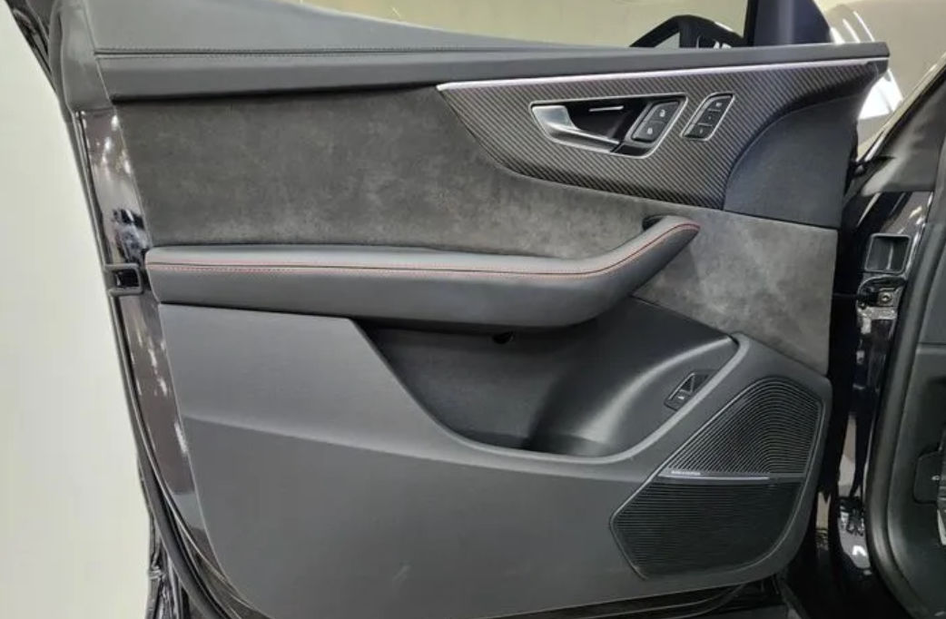 Audi Q8 фото 9