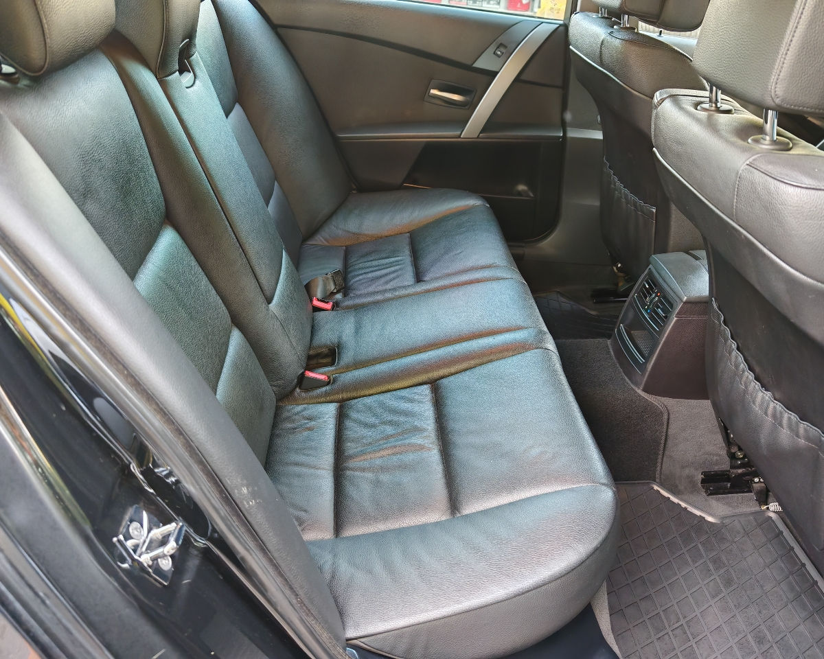 BMW 5 Series фото 8