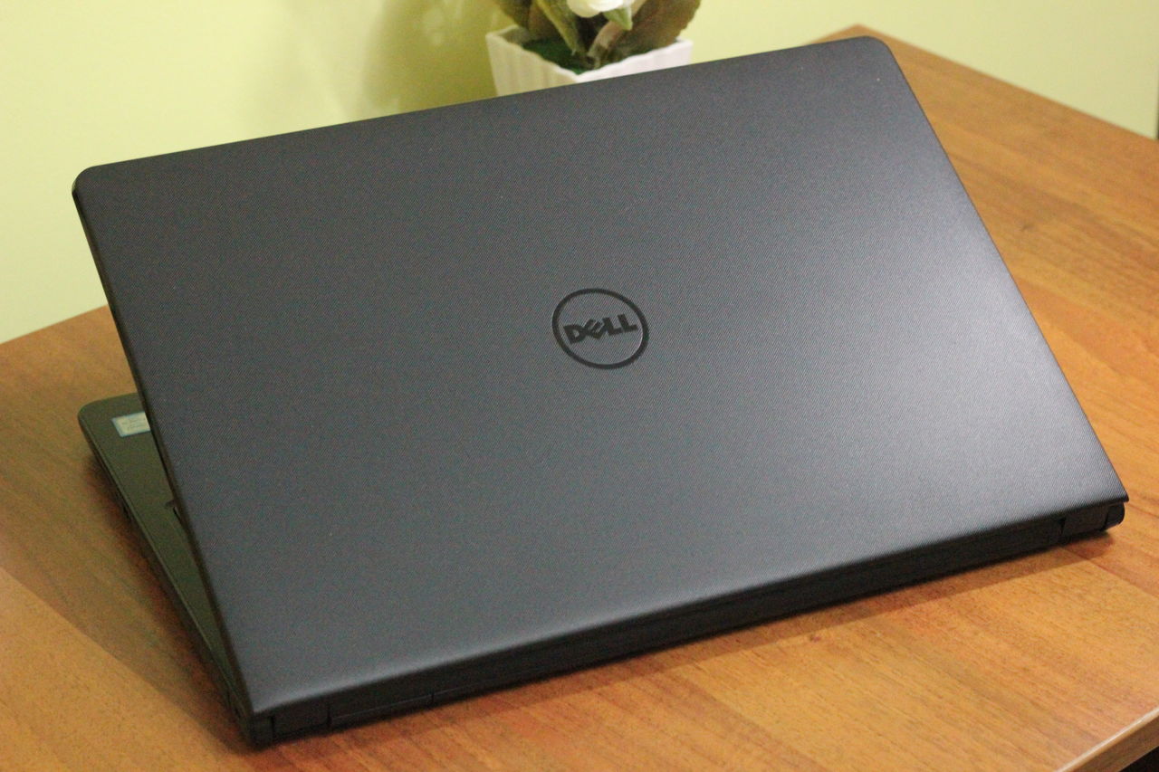 Dell Inspiron 15 (Core i3 6006U/8Gb DDR4/240Gb SSD/AMD Radeon R5/15.6