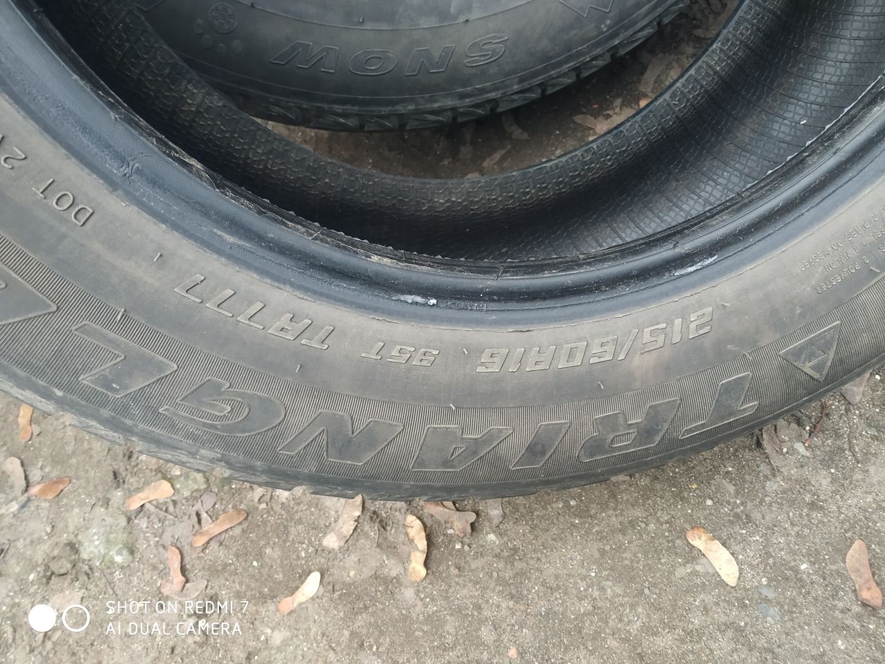 Продам комплект зимней резины triangle 215/60 R16