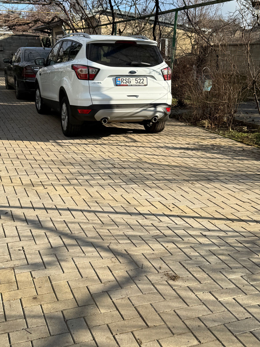 Ford Kuga foto 8