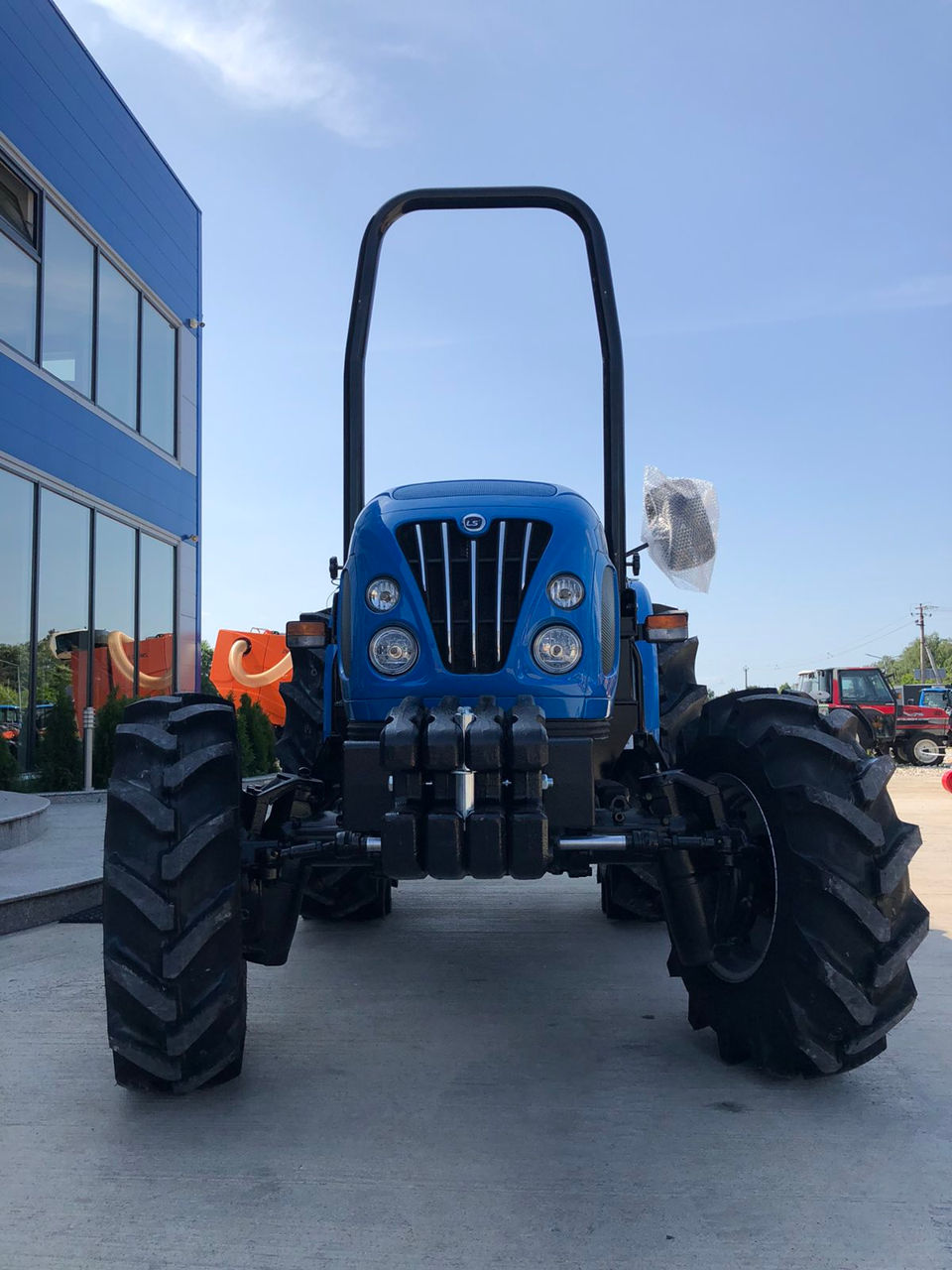 Tractorul Leus LS R-60 fara cabina foto 6