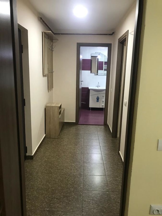 Dau in chirie apartament cu o odaie pentru o familie sau fete,daca sint educati primesc si baieti. foto 1