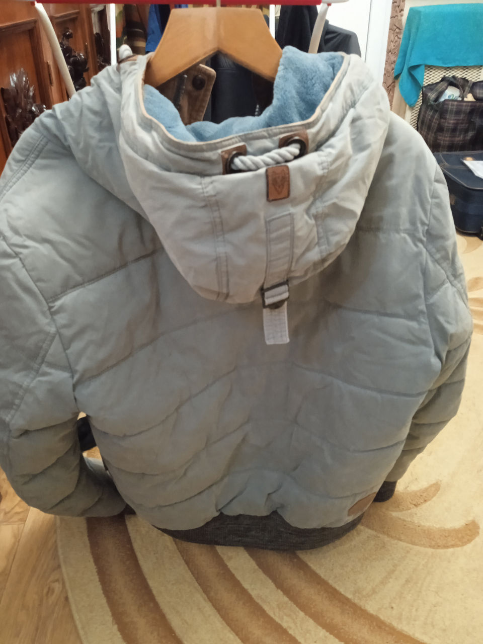 Зимняя куртка размер L- XL