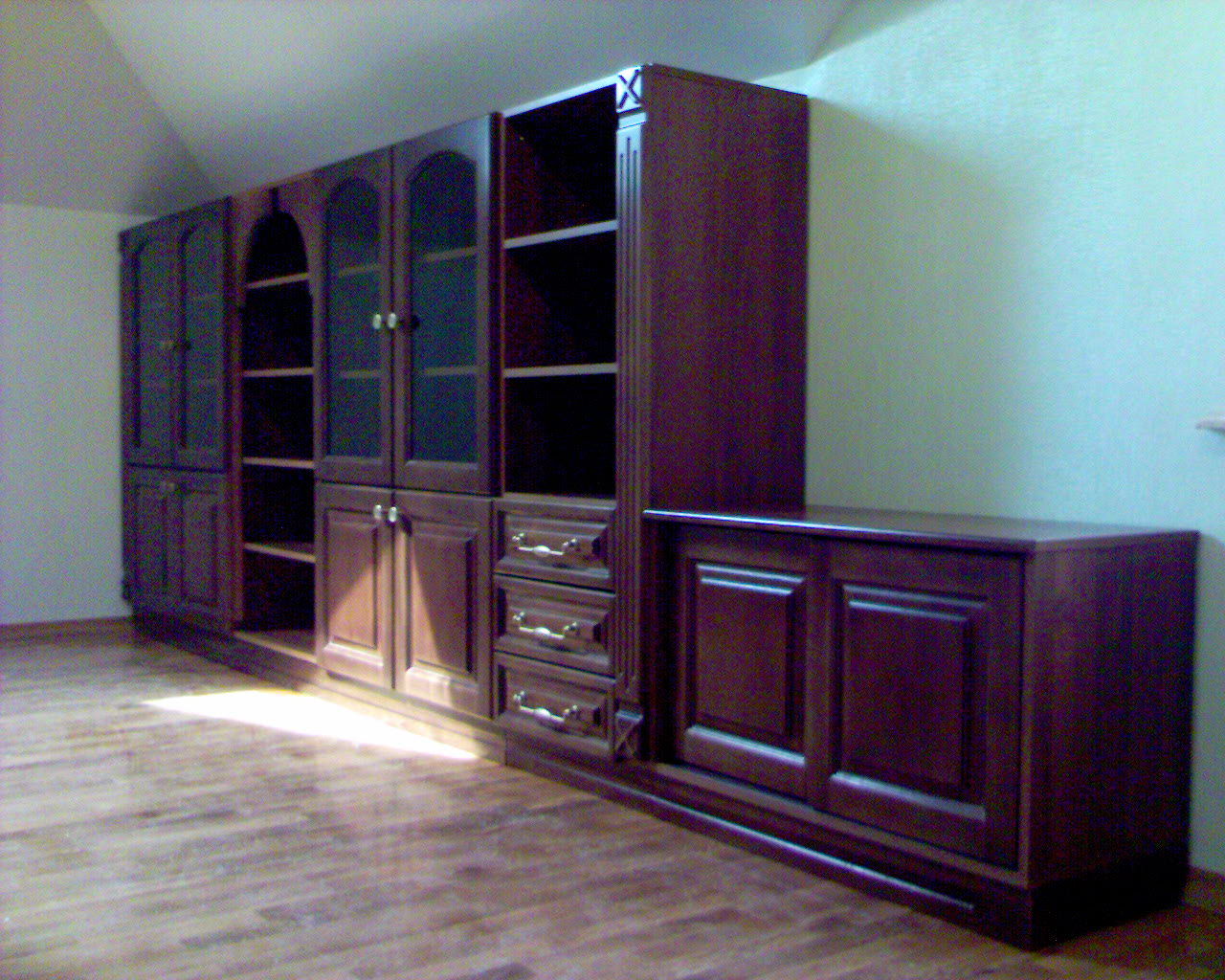 Корпусная мебель, фасады из массива и для кухонь, рабочих кабинетов ...