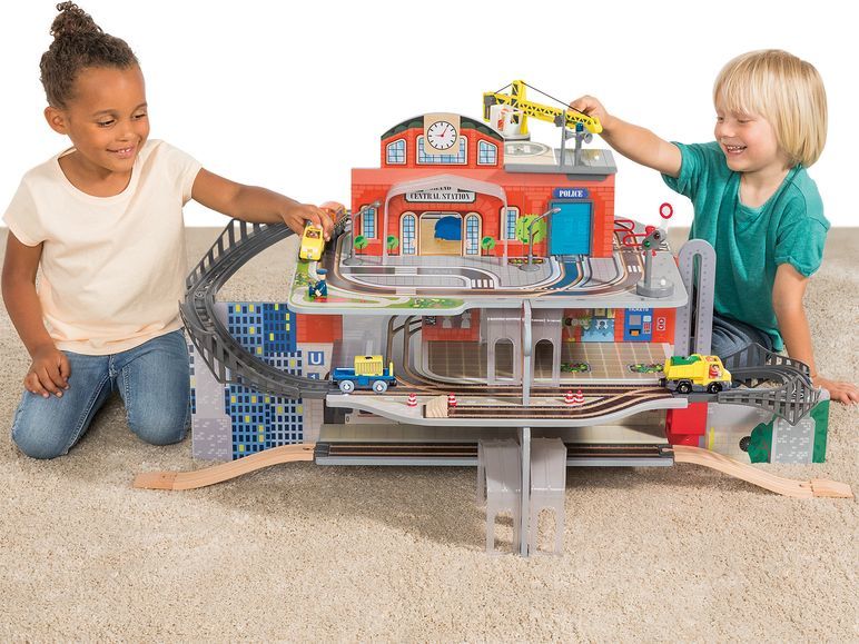 playtive junior train station