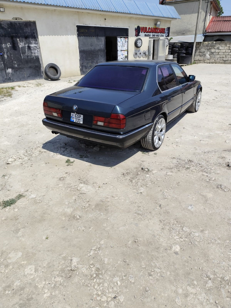 BMW 7 Series фото 3