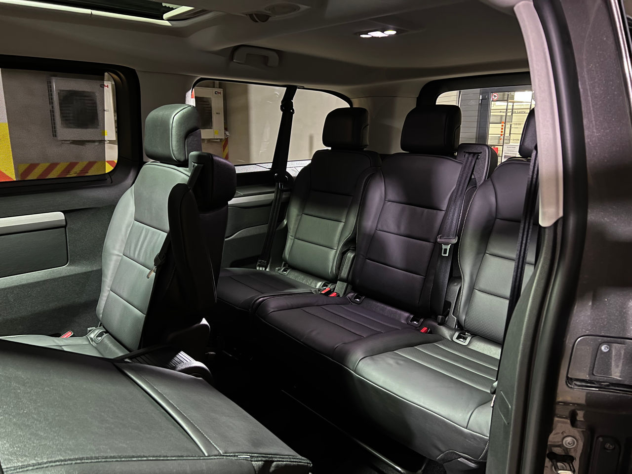 Peugeot Traveller foto 14