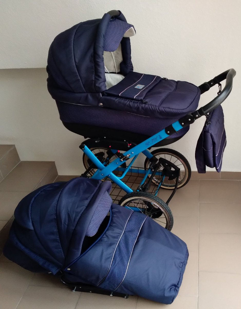 Carucior elegant 2 in 1 Retro cu roti mari. Are tot setul necesar.