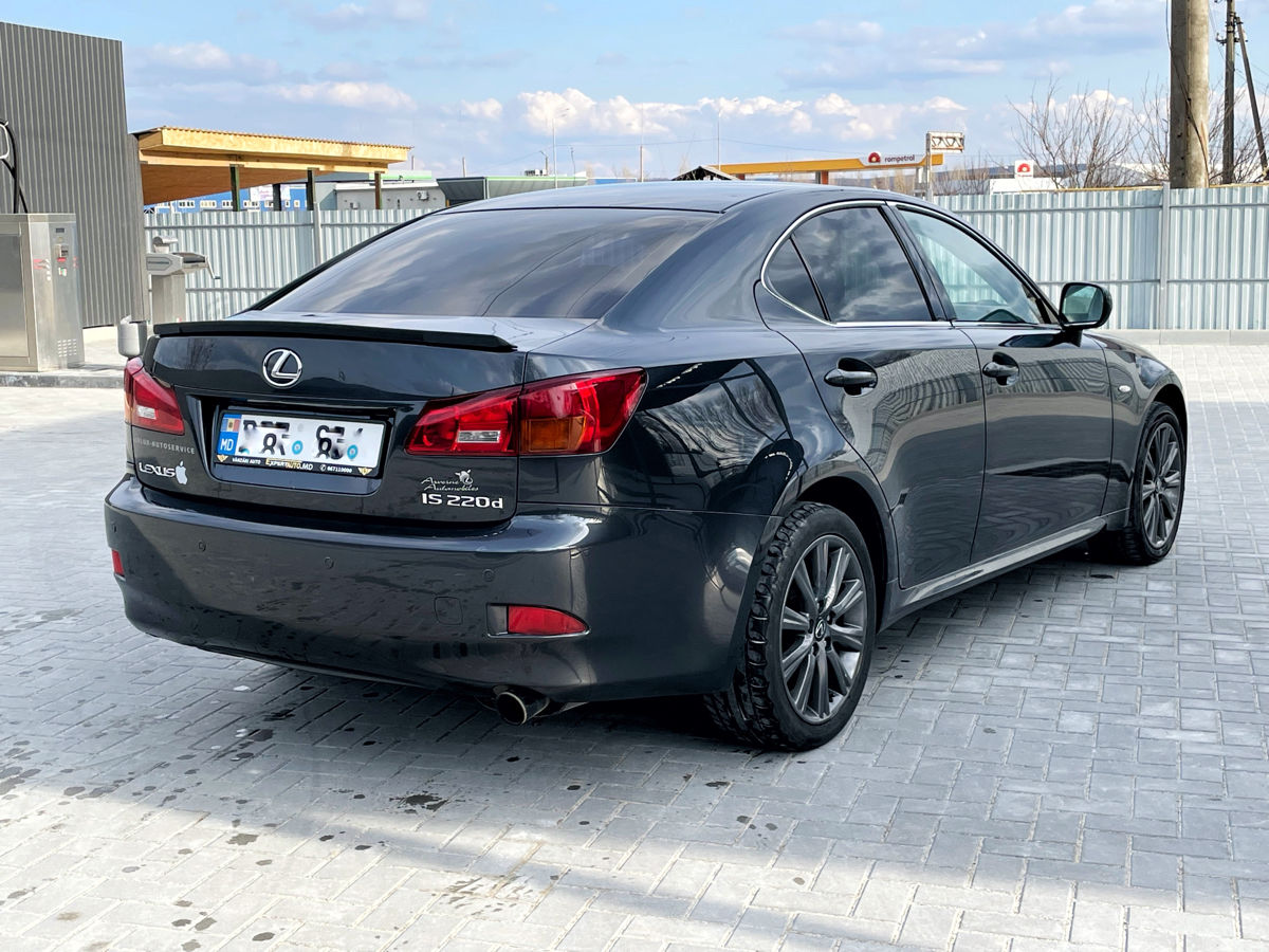 Lexus IS Series фото 4