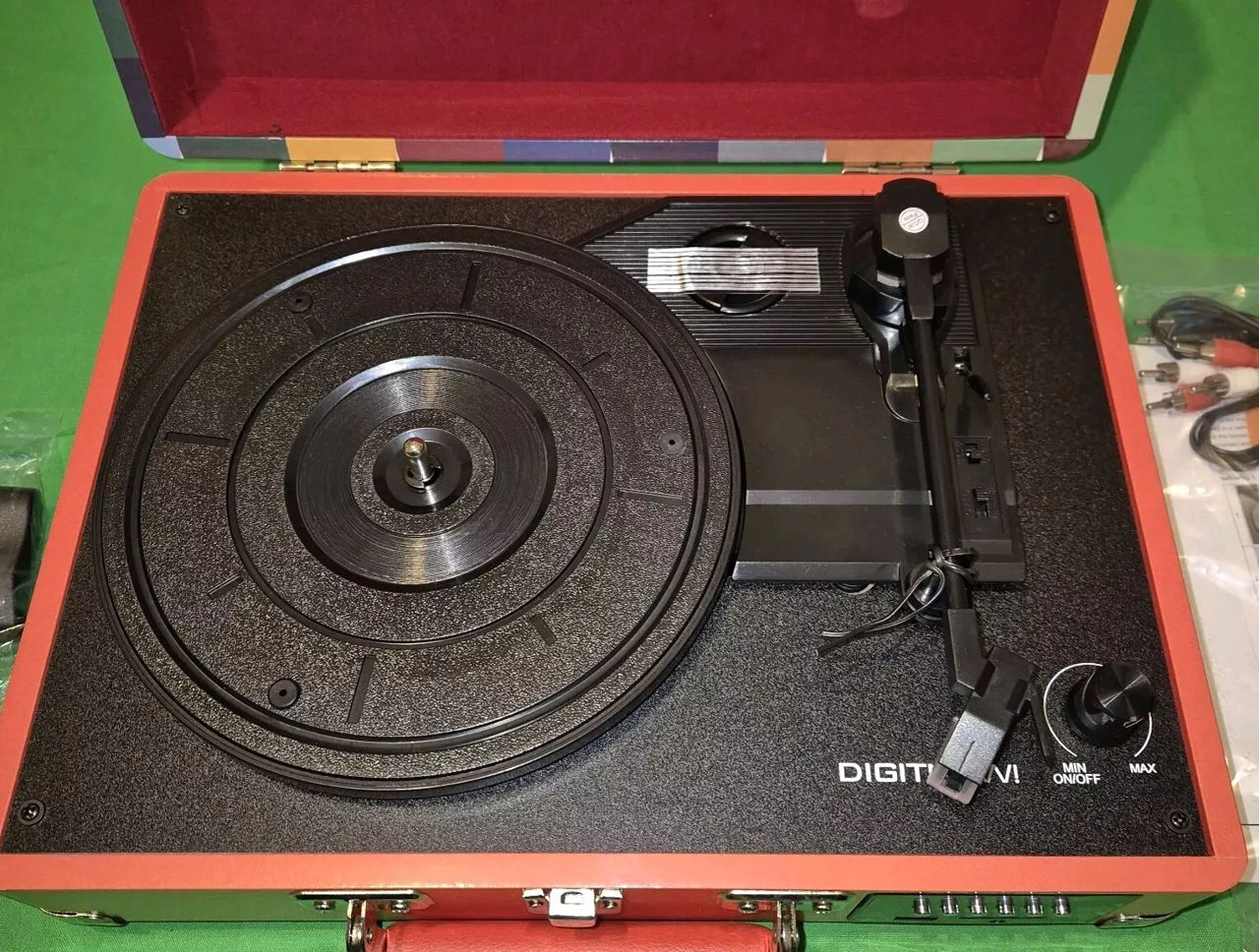 New!!! Digitnow Vinyl Pick-up / Bluetooth / Переносные Чемонданчики / / Есть Разные Пластинки фото 1