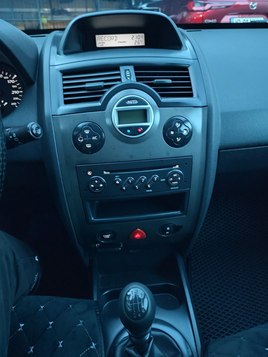 Renault Megane фото 4