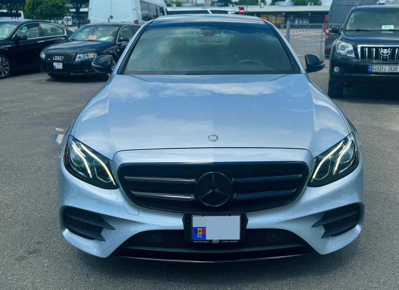 Mercedes E-Class foto 2