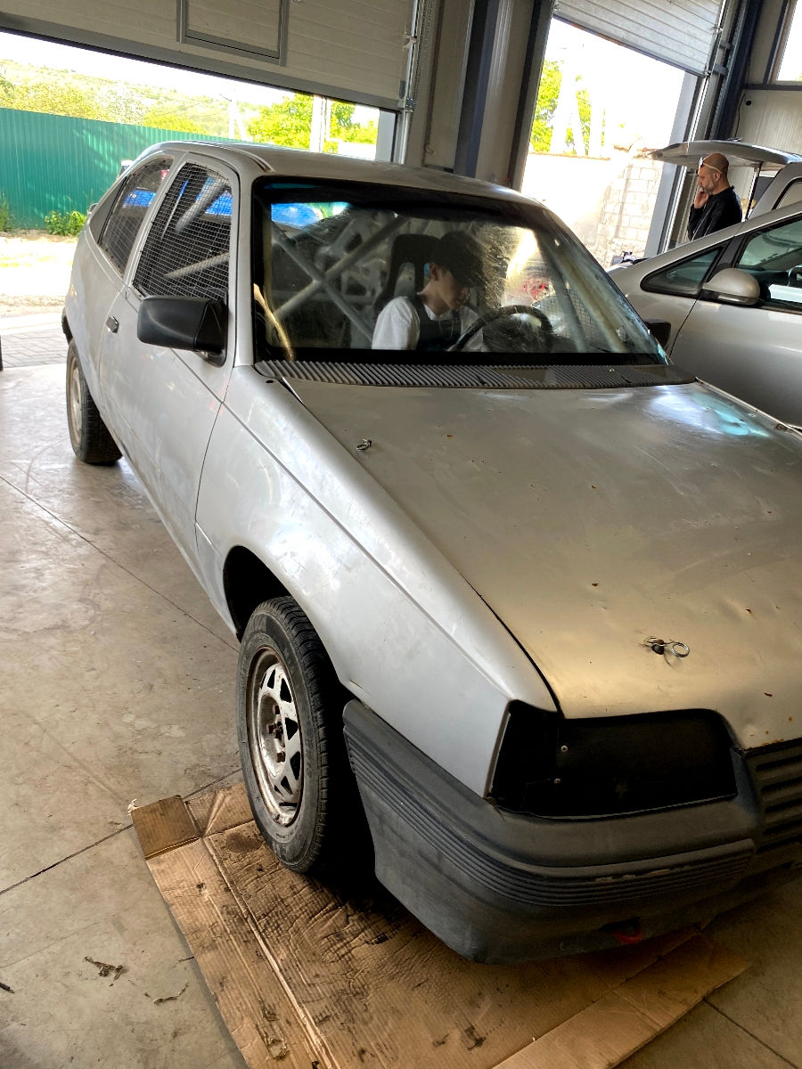 Opel Kadett фото 1