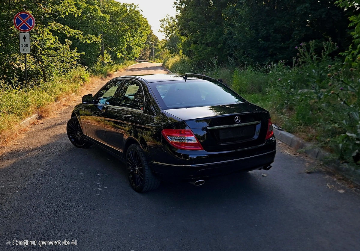Mercedes C-Class фото 2