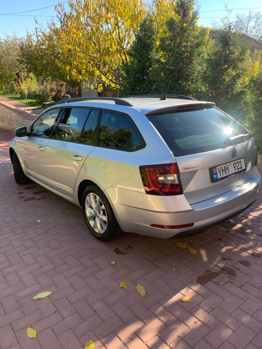 Skoda Octavia foto 1