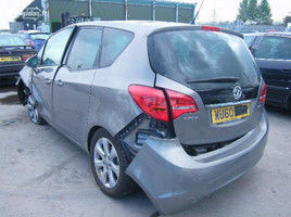 Opel Zafira фото 8