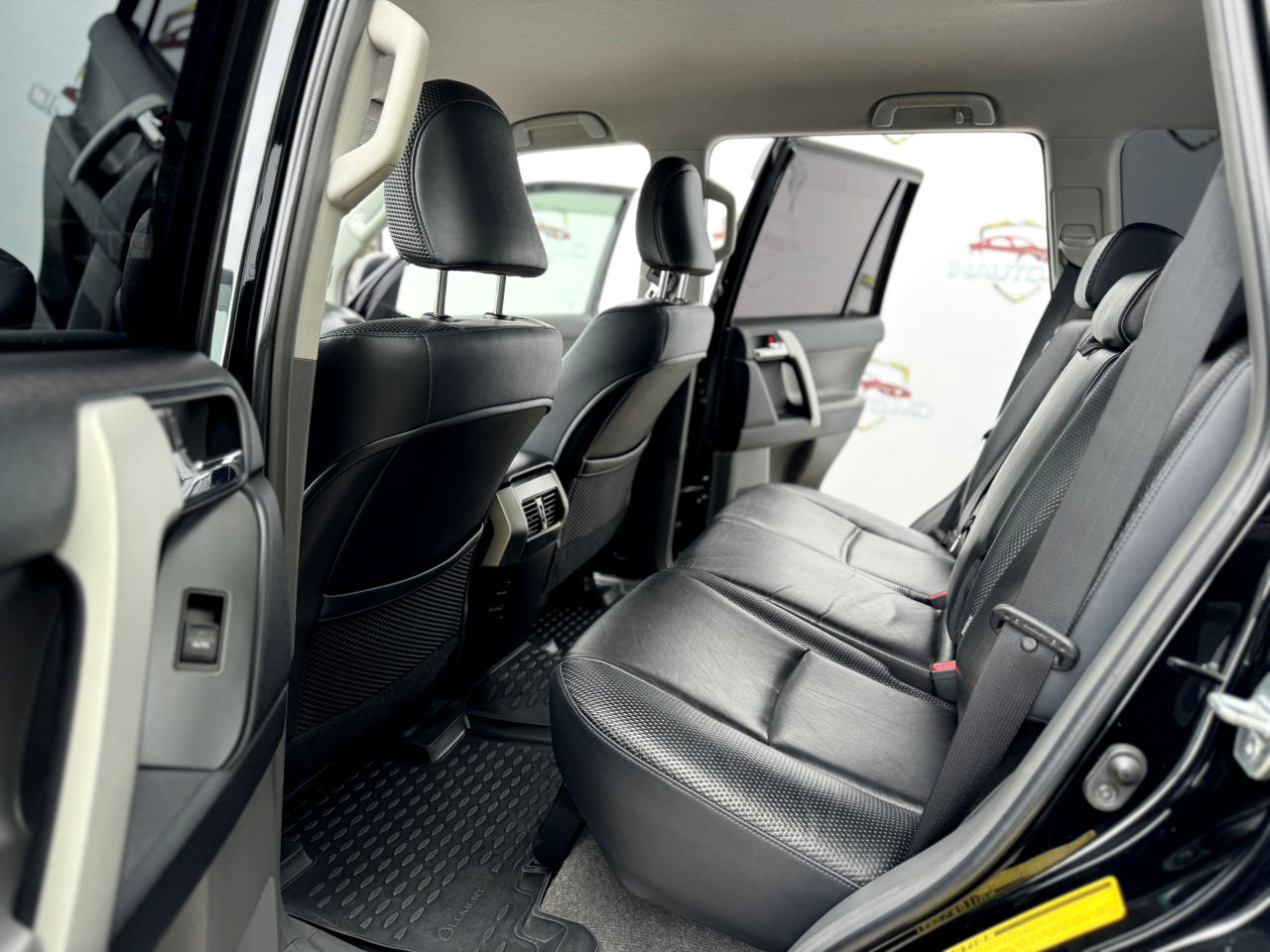 Toyota Land Cruiser Prado foto 13