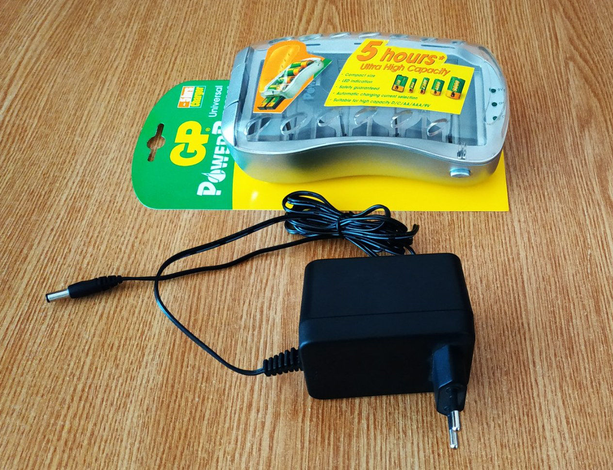 Зарядное устройство GP PowerBank universal GPPB19